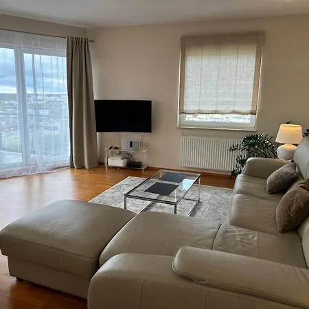 Tower - Sky Line アパート