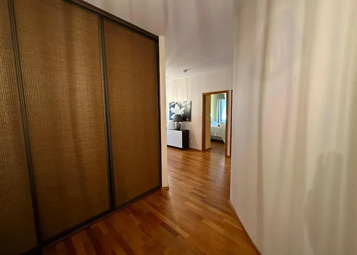 Tower - Sky Line アパート